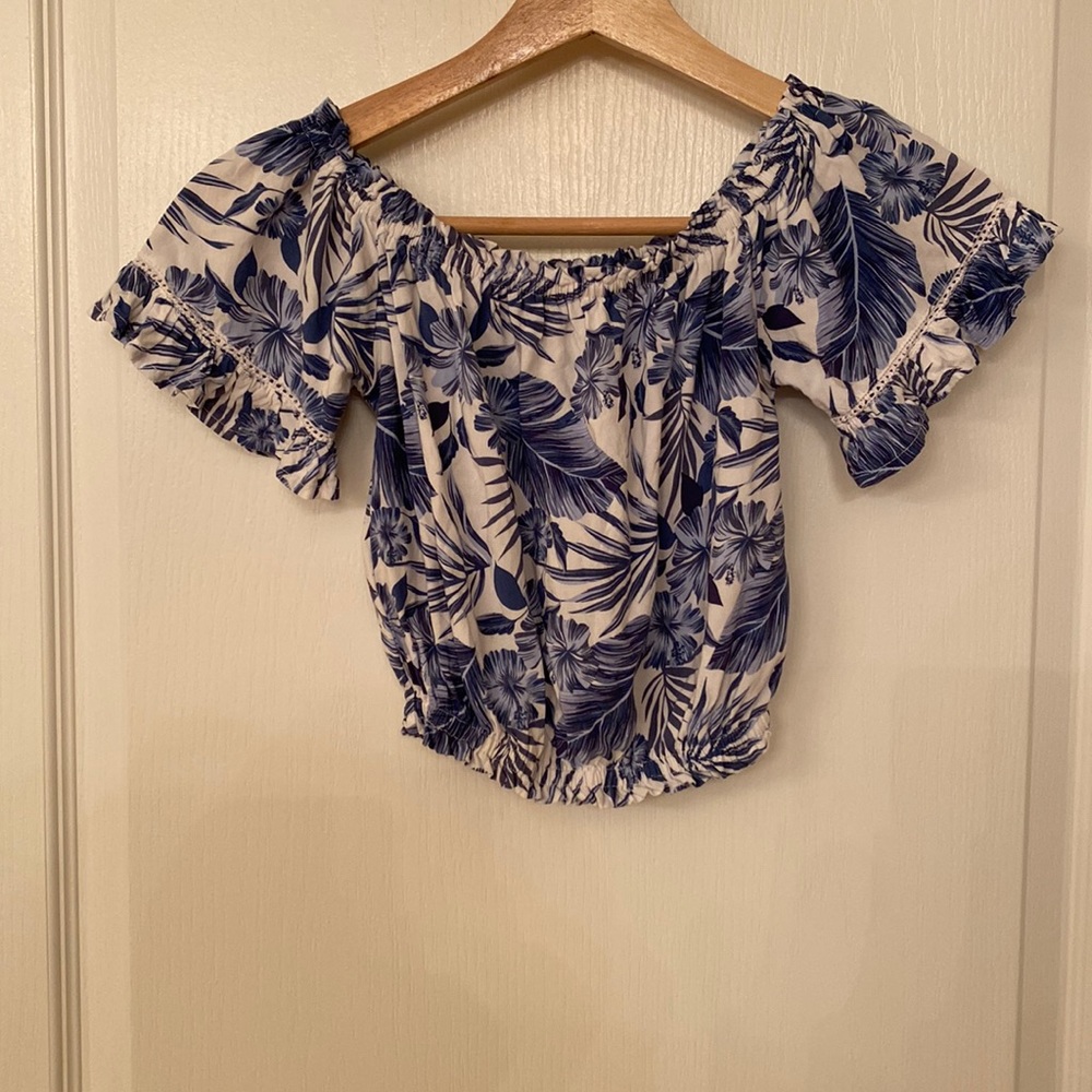 Vintage Havana girls small 7/8 beach white and blue cropped top